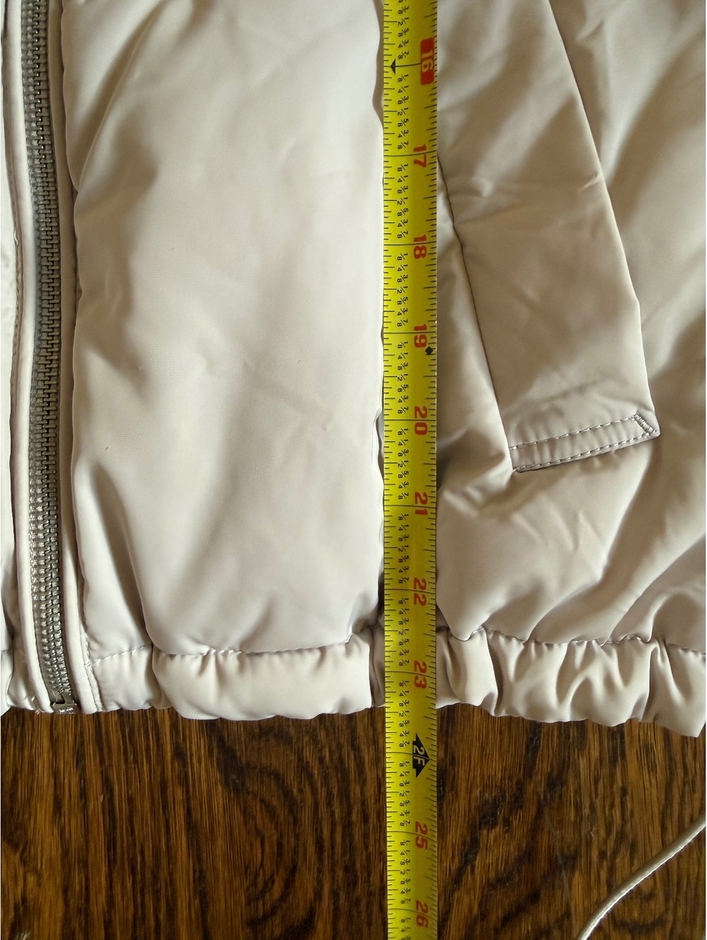 H&M Divided Women Puffer Jacket XS Cream High Neck Cropped Drawstring Coat - Picture 5 of 9